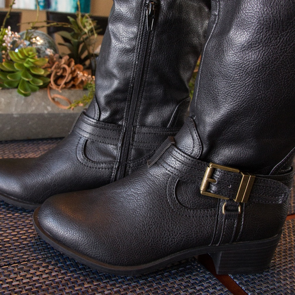Rampage Idera boots. Brand new, Size 6